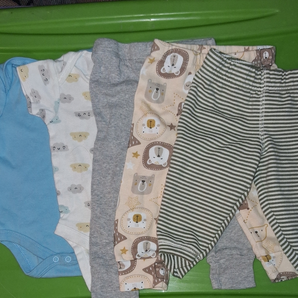 💥SALE💥Gender Neutral Clothing Lot